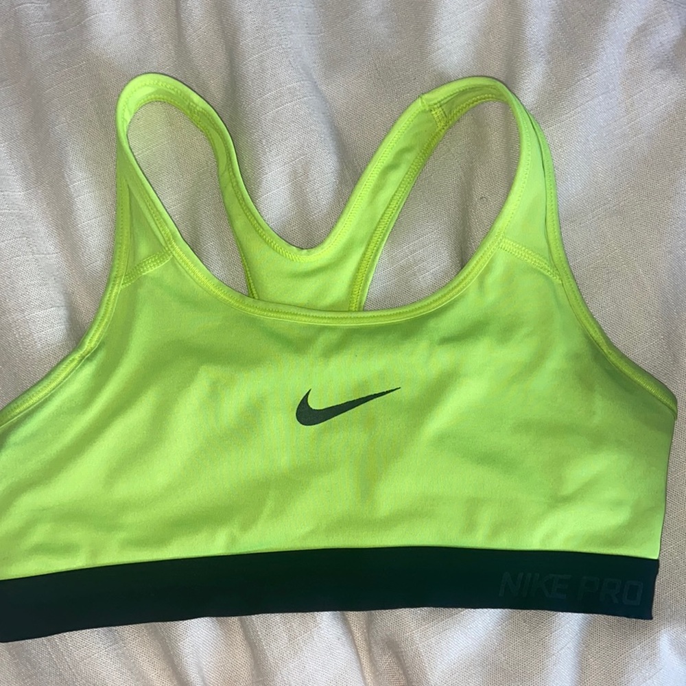 Nike pro S sports bra